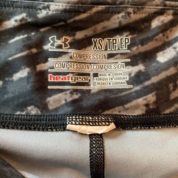 3 for $30! Under Armour compression capri pants - Picture 3 of 9